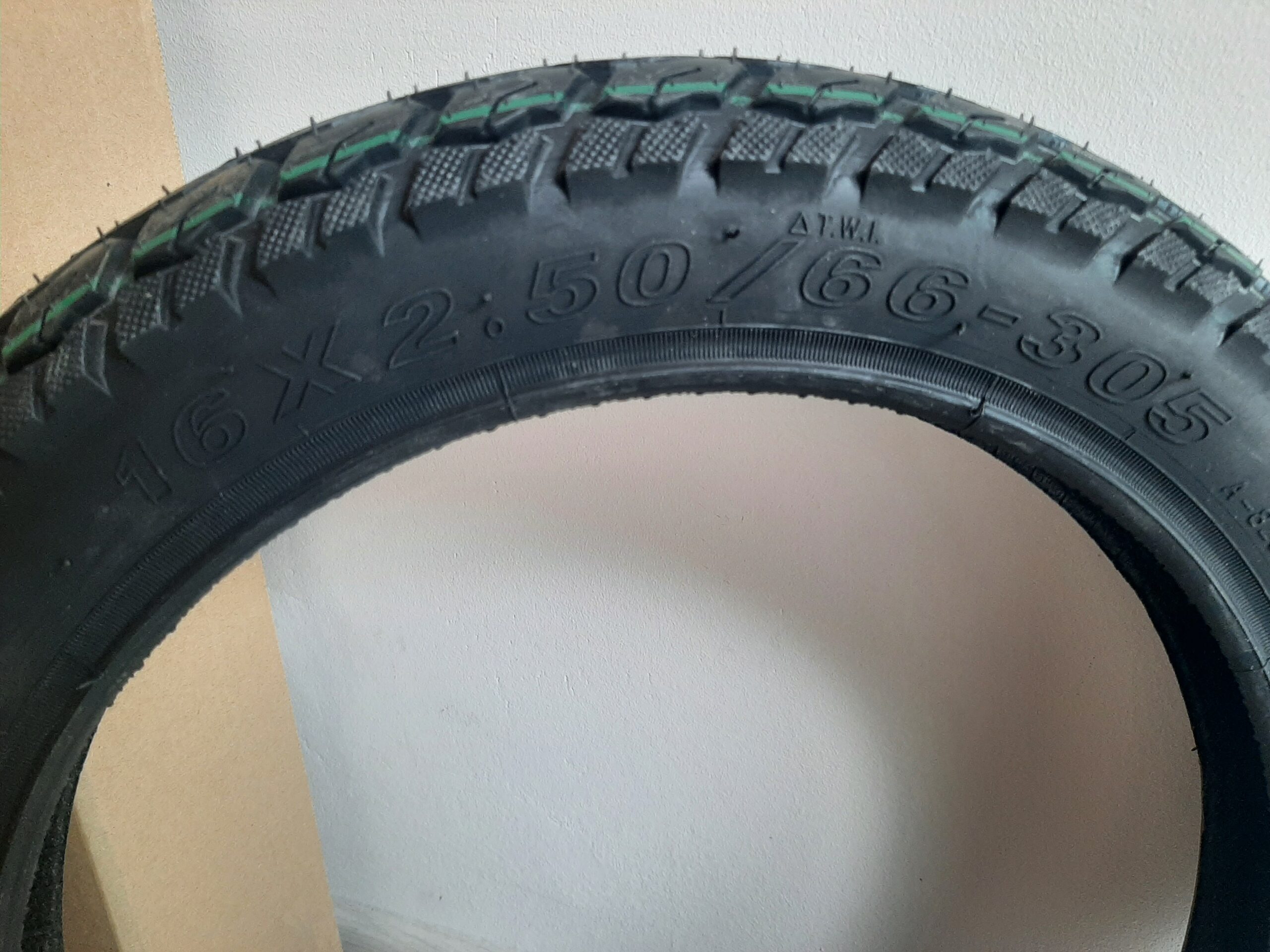 Opona 16x2.50 - BLACKCAT - obrazek 2